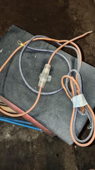 Бас колона-колона за кола