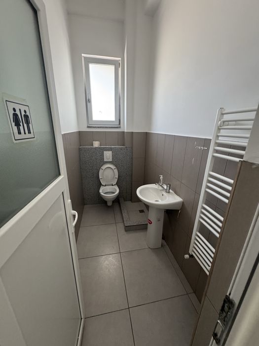 Inchiriez spatiu comercial 90mp