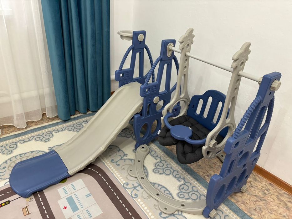 Детский горка и качеля