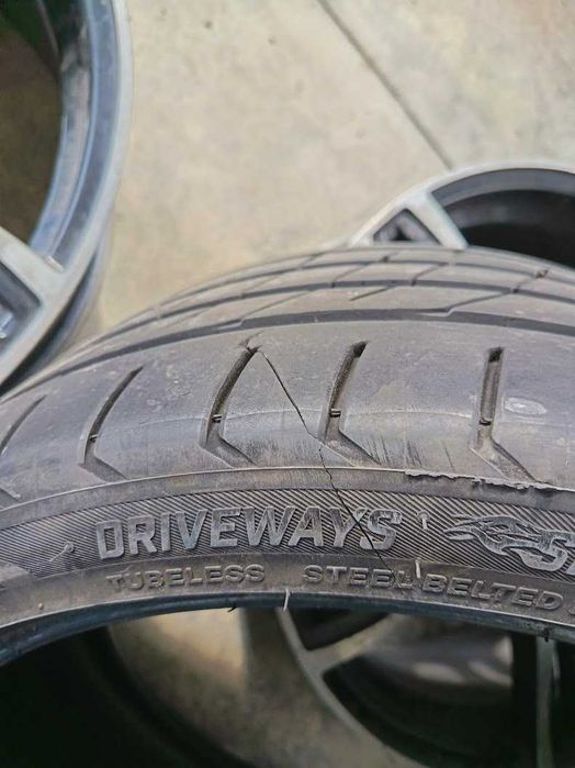 Продавам Летни гуми 255/35/19 96Y LASSA DRIVEWAYS SPORT дот 0721 6.2мм