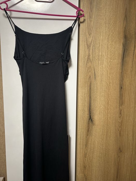Елегантна черна рокля ZARA | Чисто нова | Набран ефект | S/M