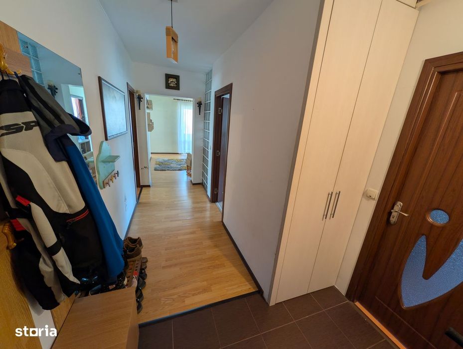 Apartamant, 3 camere, 2 bai, terasa