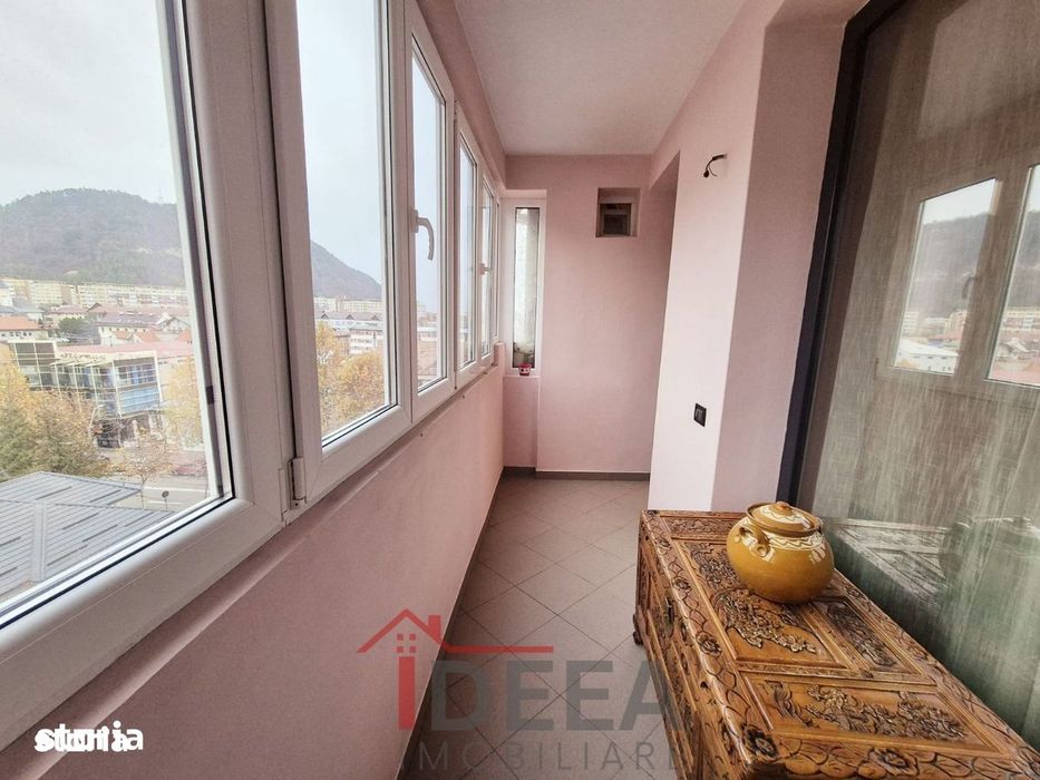 Apartament cu 3 camere, decomandat, ultracentral