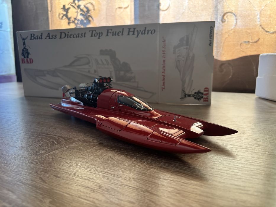 Machetă de colecție Speedboat Bad Ass Diecast Lou Osman 1:18