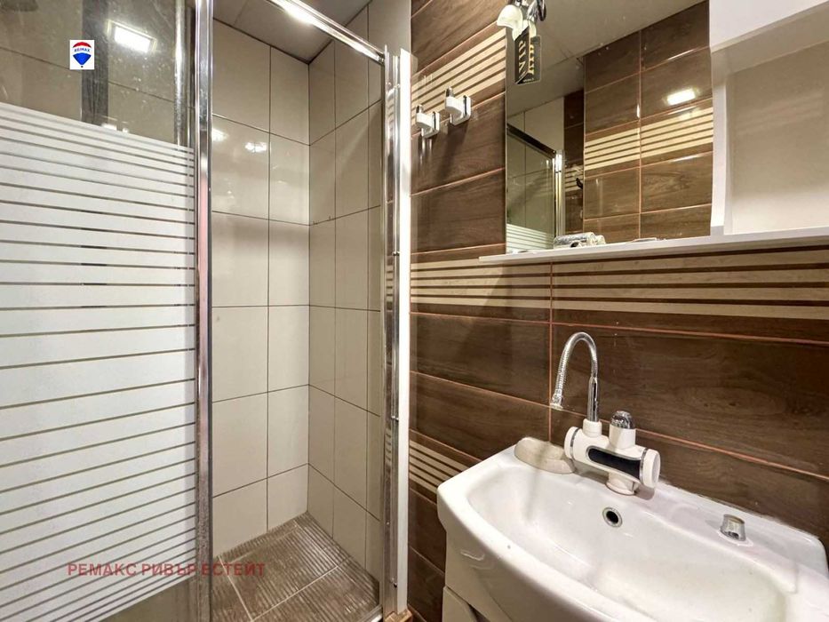 Тристаен апартамент за продажба кв. Родина 1, гр. Русе