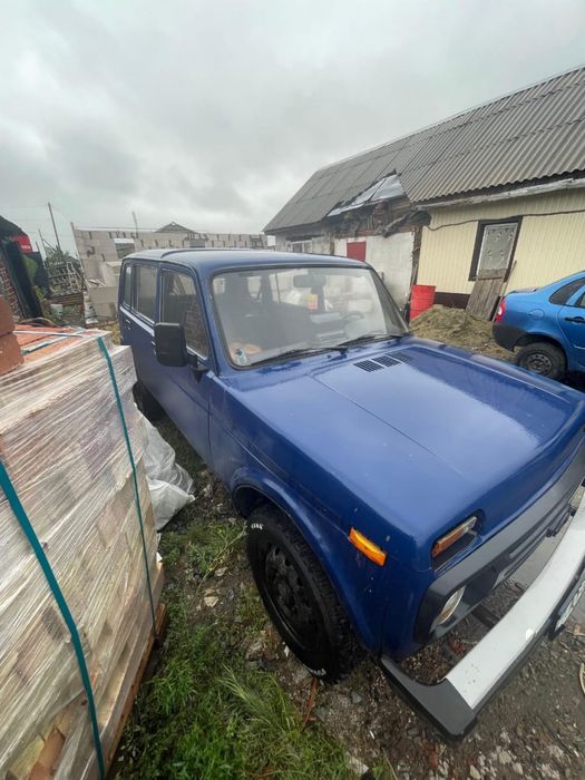 Автомобиль Lada Niva