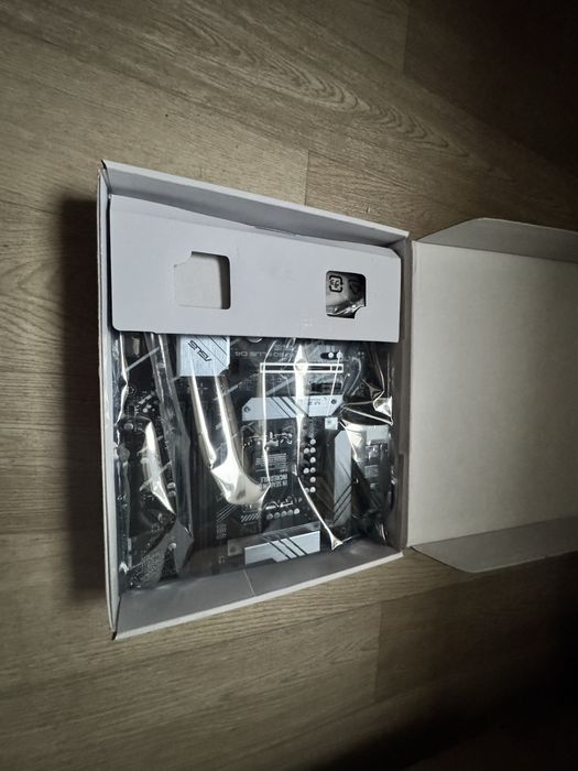 Материнская плата ASUS PRIME B760-PLUS