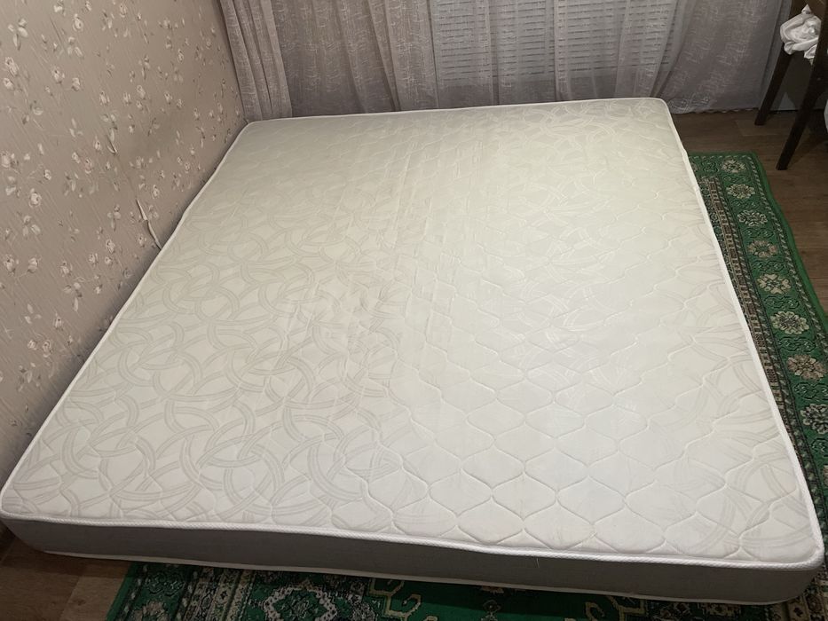 Срочно продам матрас 200x200