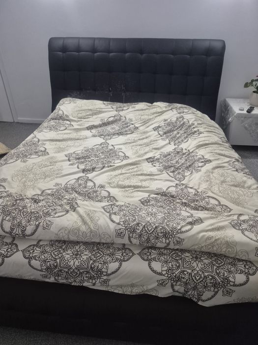 Vând pat matrimonial