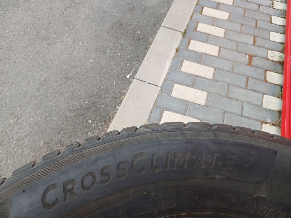 Vand set 4 anvelope all season/iarna/vara Michelin Cross climate 2 215/65 r17 pt Nissan Hyundai Dacia Mazda Toyota