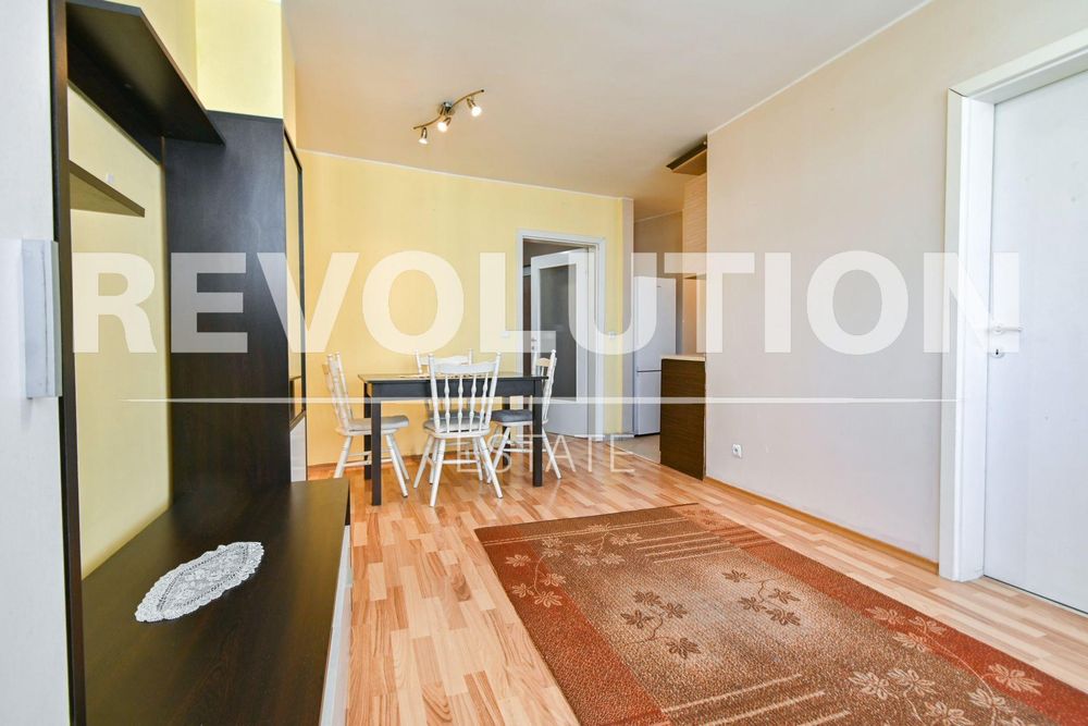 Дава се под наем Тристаен апартамент в София, Слатина - 80 кв.м за 700 € - Снимка #2