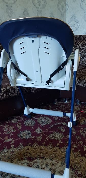 Детский стол для кормления.