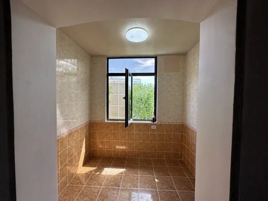 #1886

Юнусабад 15-квартал
ор-р конечка 91 автобуса