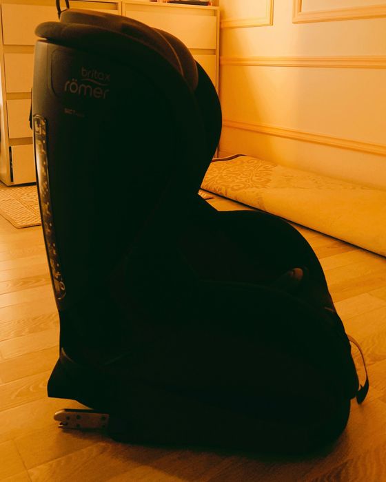 Кресло автомобильное Britax Romer