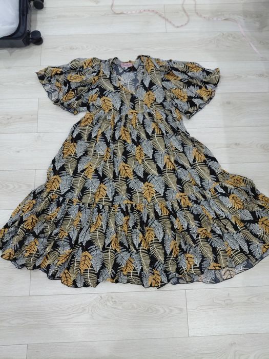 Платье из отличного материала