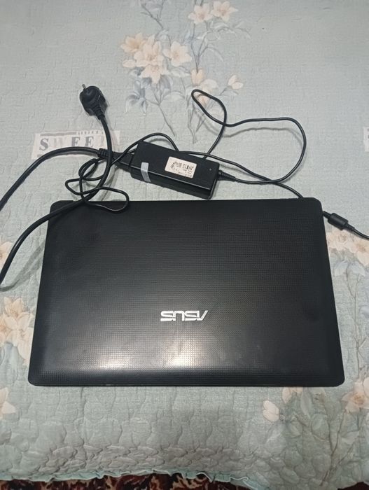 Ноутбук asus сотилади