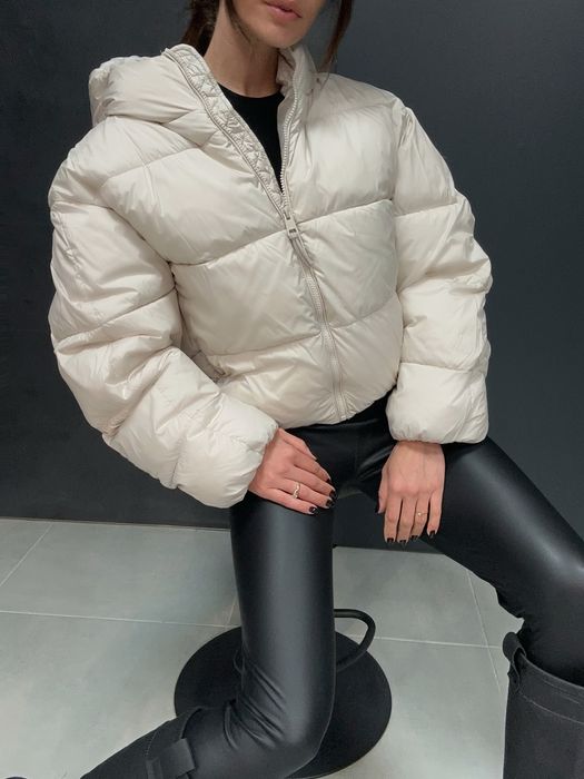 MANGO ново дамско късо яке в бежово