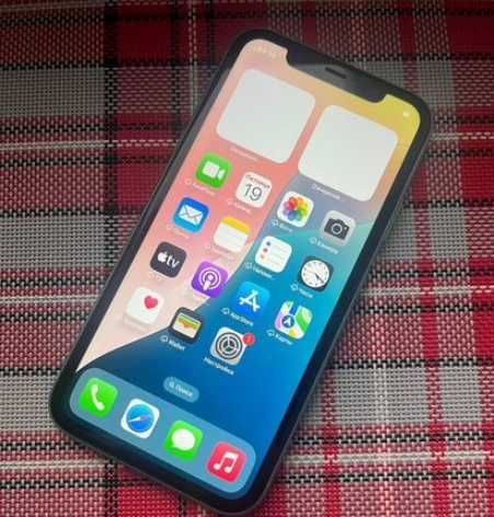 Iphone 11 64 GB 80