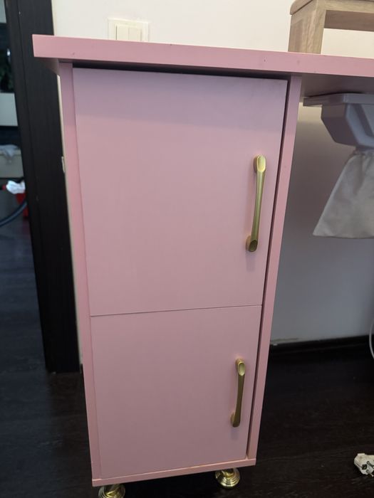 Birou manichiura cu aspirator incorporat