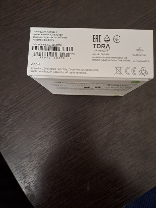 Продам наушники айподс  новые