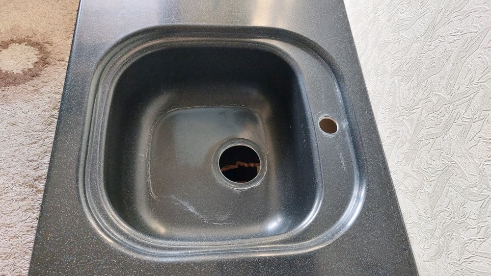 Умывальник из керамагранита с тумбой