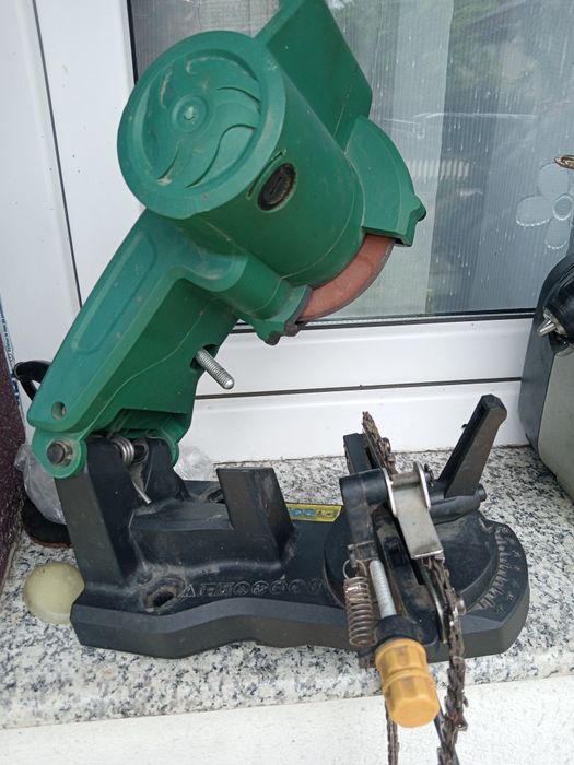 Mașină electrică de ascuțit lanțuri drujbă