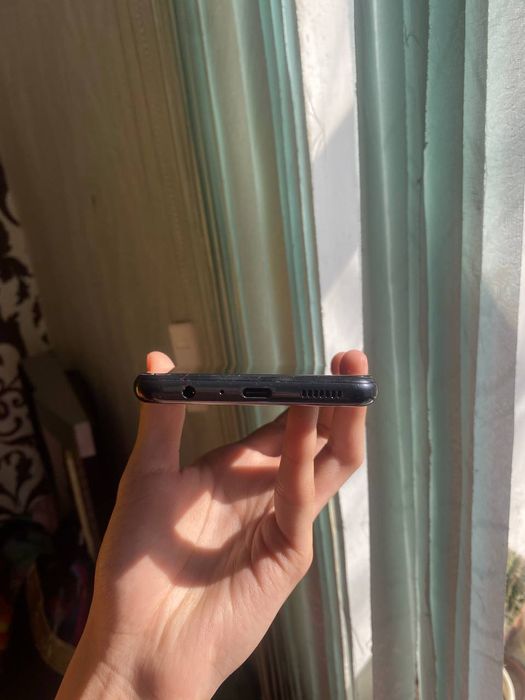 Продам Samsung A04