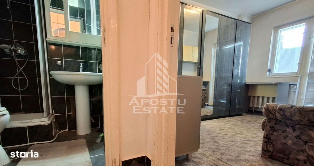 Apartament 4 camere micalaca zona 100