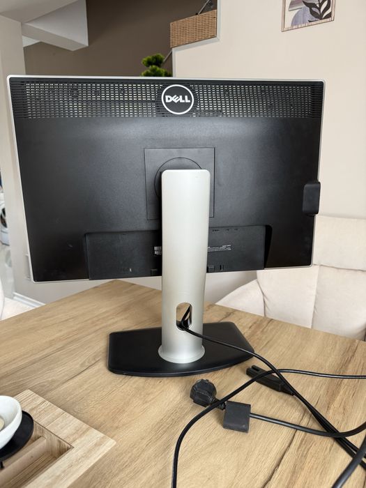 Монитор DELL - U2412M