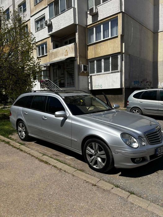 Продавам Mercedes-Benz E-Class 220 CDI facelift
