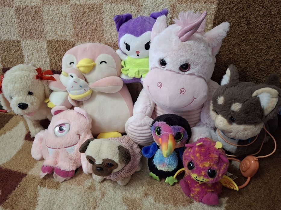 Игрушки мягкие и интерактивные.