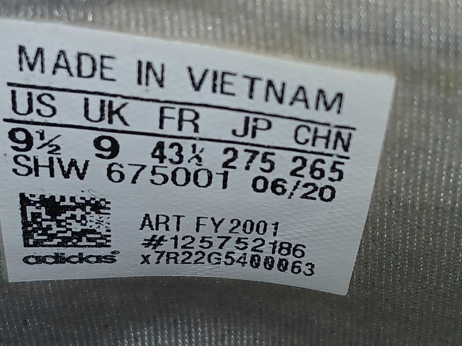 Продавам маратонки adidas . Използвани са, но в отлично състояние.