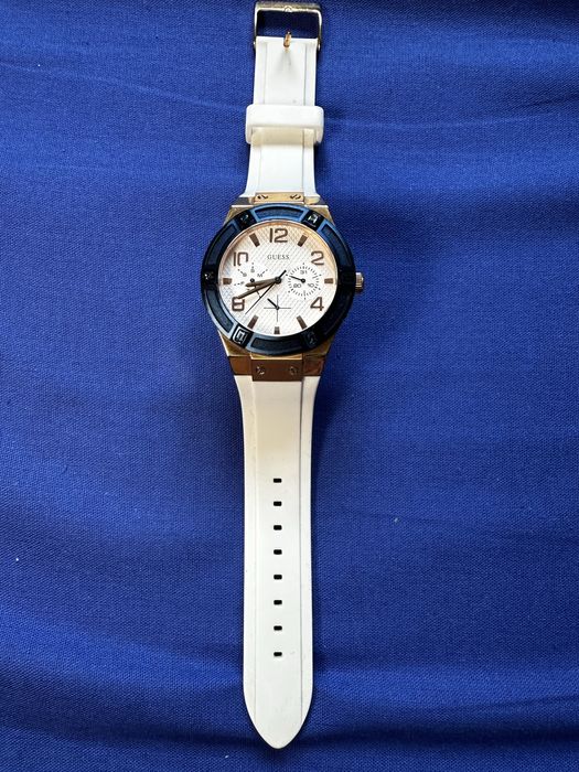 Дамски часовник Guess