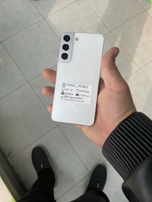 Samsung S22 5G smartfon