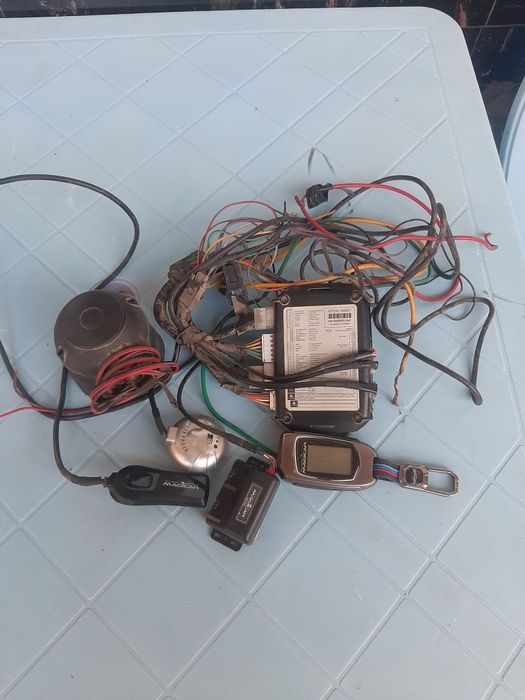 Megicar 905F sotiladi