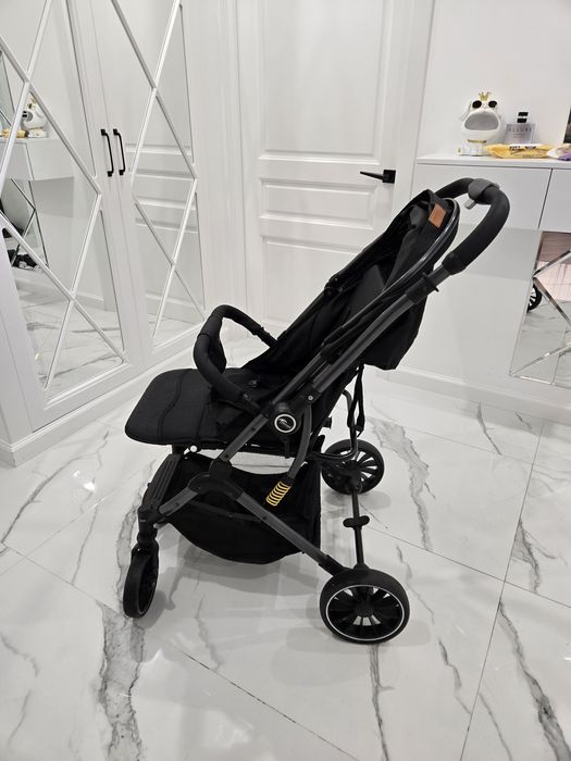Прогулочная коляска Luxmom 525.