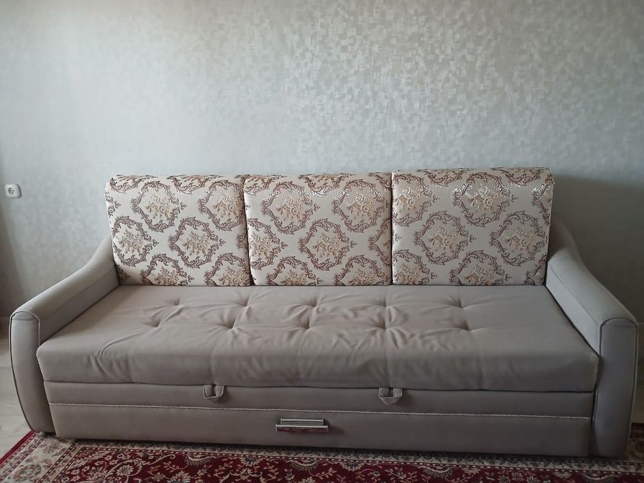 Продам диван в хорошем состоянии