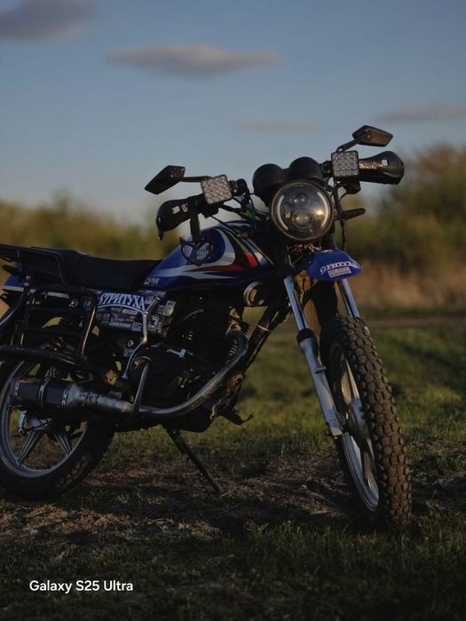 Мотоцикл Yaqi 200 кубов.