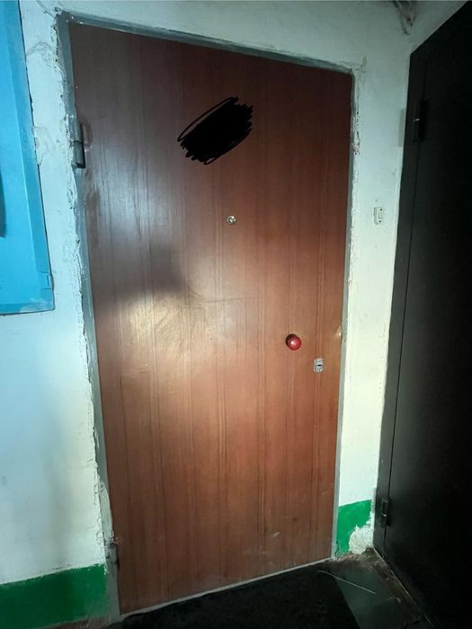 Продам входную дверь