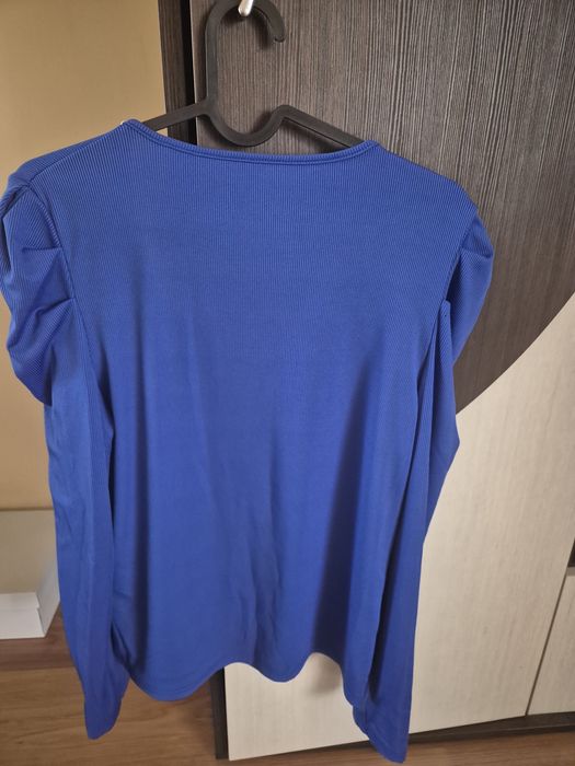 Продавам блузки Л размер