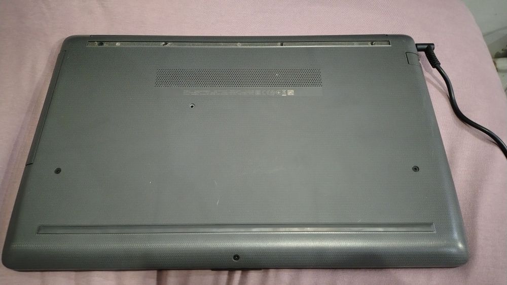 Лаптоп HP 250 G7