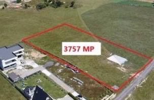 De vanzare 3700 mp extravilan