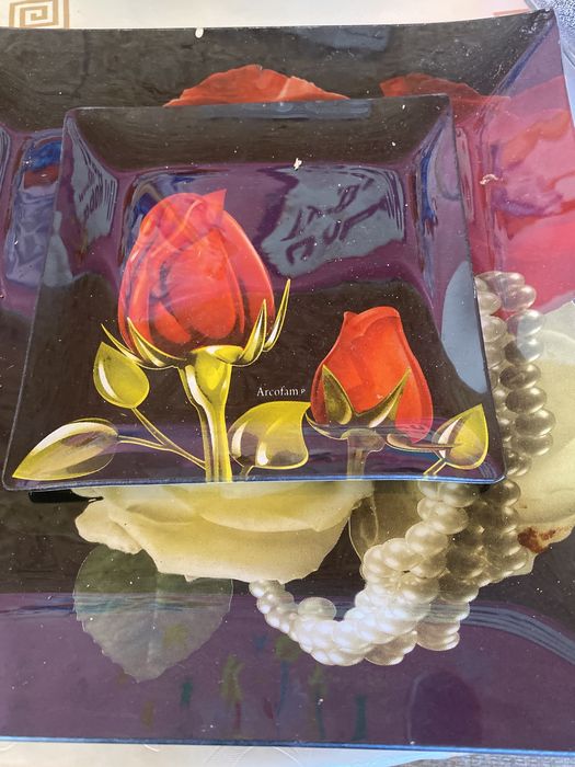 Продам недорого тортницы с блюдцами