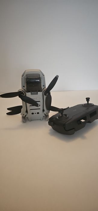 Drona DJI Mavic 1 baterie si controler