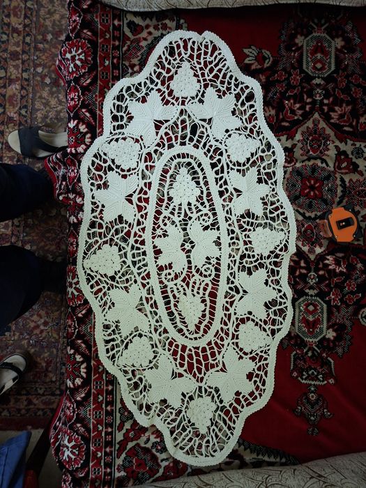 Macrame lucrat manual vintage 91x45 cm stare impecabila