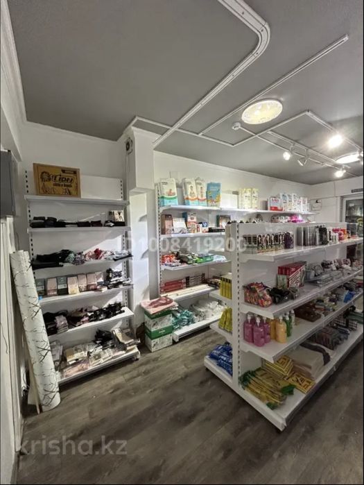Стеллажи в очень хорошем состоянии