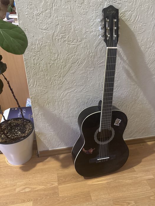 Гитара 18 000 в хорошем состоянии