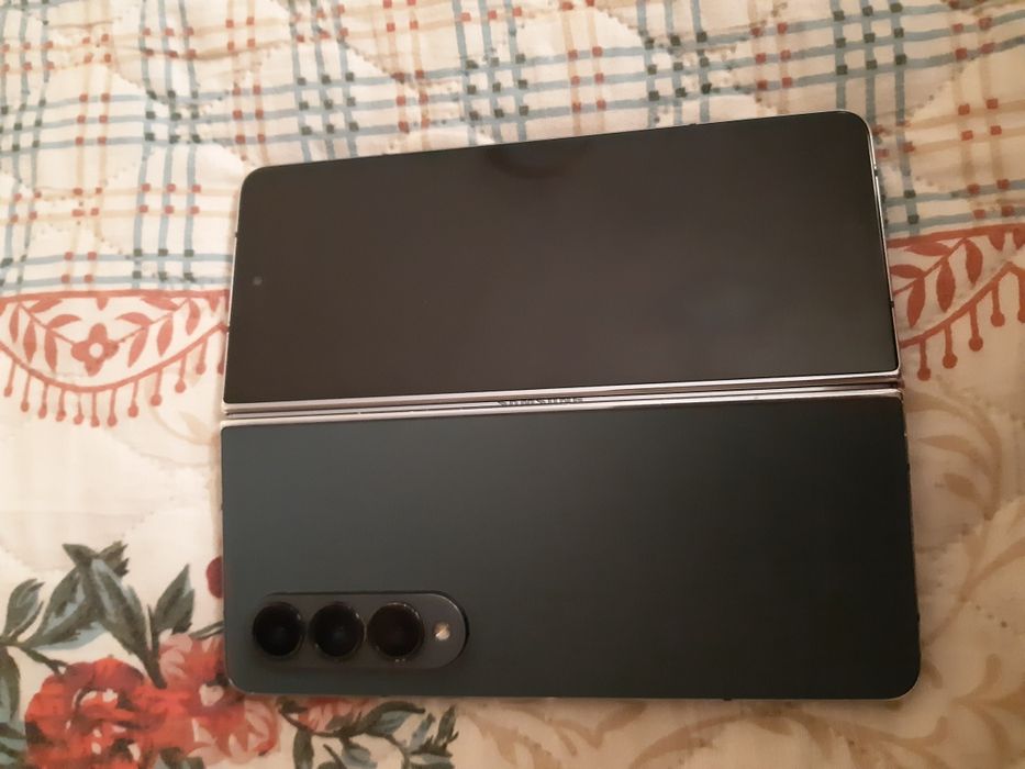 Samsung z fold 4   12/256