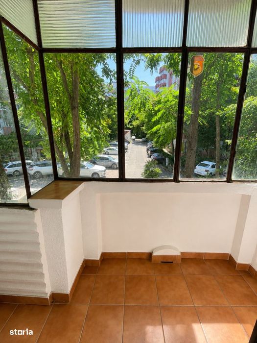 Apartament 3 camere, 2 băi, centrală termica