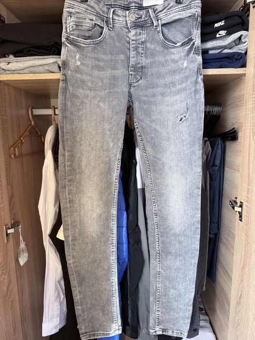 Мъжки дънки.